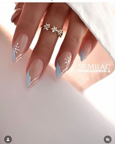 Snowflake Nail Design, Winter Nails Acrylic, Christmas Gel Nails, Snowflake Nails, Blue Nail, Festival Nails, Xmas Nails, Chic Nails, Cute Acrylic Nails