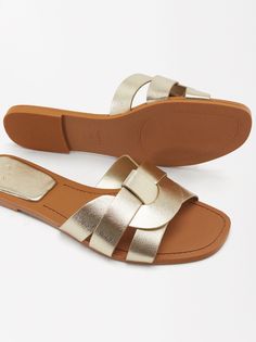 Flat Crossed Sandals image number 5.0 Boot Wallet, Wedge Trainers, Metallic Flats, Womens Summer Shoes, Leather Flip Flops, Straw Bags, Leather Sandals Women, Number 5