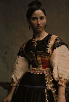 Toledo Spain, Spanish Woman, Colorful Portrait, Foto Art, Kitenge, Folk Costume, Old Fashion, Historical Clothing