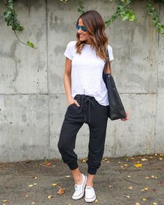 Hello comfort! Our Lazy Day Sweatpants are for just that! Sport these with your white sneakers, a graphic and a fierce jacket! We love these stretchy pants for their softness and texture. The pockets Comfy Fall Outfits Lazy Days, Lazy Day Outfits For School, Outfits Sweatpants, Women In Their 40s, Casual Sport Outfit, Tshirts For Women, Comfy Fall Outfits, Outfits Lazy, Cute Work Outfits