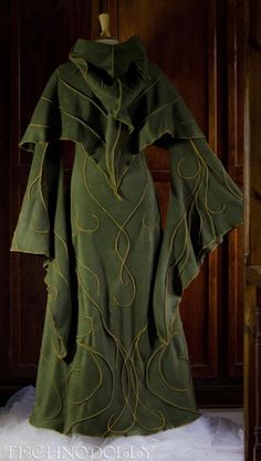 Gorgeous                                                                                                                                                                                 More Elven Coat, Fairy Clothes, Medieval Dress, Fairy Costume