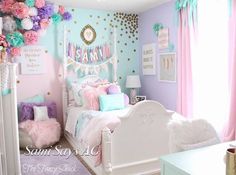 Young Woman Bedroom, Pastel Girls Room, Shipping Furniture, Pastel Bedroom, Unicorn Room, Unicorn Bedroom, Girl Bedroom Ideas