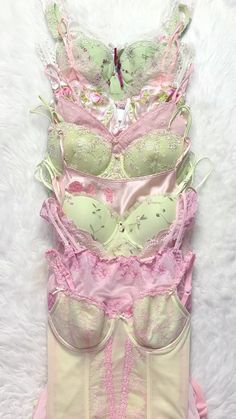 Lingerie Aesthetic, Pretty Pink Princess, Victoria Secret Outfits, Pretty Bras, Earthy Outfits, Bra Brands, Cute Lingerie, Pink Lingerie, Streetwear Fashion Women