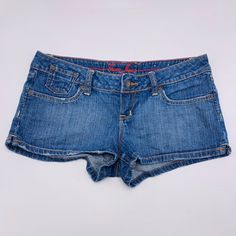 Euc Guess Jeans Blue Jean Shorts Size 26 Details - Jean Shorts Blue 98% Cotton & 2% Spandex Imported Approx. Measurements - Total Length 8.5" Inseam 2" Condition - This Item Is In Excellent Condition. You Might Even Mistake It For Brand New! See Images For Wear Grunge Closet, Y2k Jean Shorts, Mermaid Outfits, Halloween H20, 2000s Jeans, Mermaid Outfit, Adorable Outfits, Y2k Jeans, Blue Jean Shorts