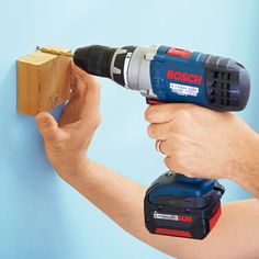 Norm Abram's trick for drilling straight and true. | Photo: Laura Moss | thisoldhouse.com Dream Workshop, Furniture Tools, Diy Upcycling, Case Ideas, Chalkboard Wedding, Drill Driver, Book Case, Tool Hacks