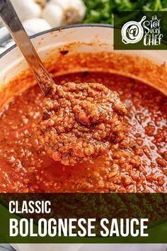 Overhead view of bolognese sauce being scooped up with a ladle. Italian Red Sauce Recipe, Italian Red Sauce, Classic Bolognese, Italian Sauce Recipes, Refreshing Salads, Red Sauce Recipe, Bolognese Sauce Recipe, Sauce Spaghetti, Resep Pasta