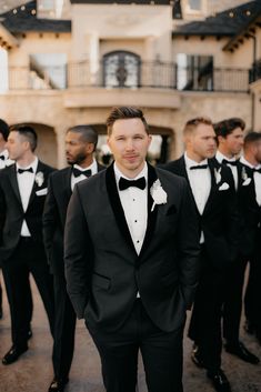 Groomsmen + Groom wearing black tux on wedding day outside at European style wedding venue Groomsmen Poses With Groom, Wedding Picture Ideas Groom, Different Wedding Poses, Wedding Day Shoot, Grooms Men Poses, Groomsman Pictures Ideas, Grooms Photography, Wedding Groom Pictures, Groomsmen Shoot