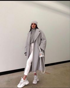 Best Winter Coats, Gray Coat, Chique Outfits, Stylish Winter Outfits, Winter Fashion Outfits Casual, Cold Outfits, Winter Outfit Inspiration, Grey Coat, Looks Street Style