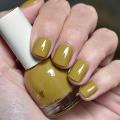 Autumn Nail Polish, Olive Nails, Nail Design Glitter, Mustard Green, Autumn Nail, Chic Autumn, Nail Polish Art, Nails Colors