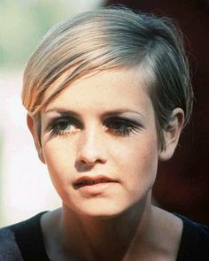 Twiggy Twiggy Lawson, Twiggy 60s, Twiggy Hair, Lorde Hair, 60s Twiggy, Style Androgyne, Twiggy Fashion, Pixie Haircut Styles, 1960s Hair