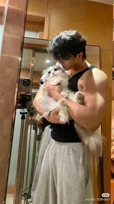 Bulky Men, Buff Asian Men, Aesthetic Physique Men Anime, Chinese Guy, Tall Man, Men’s Physique Types, Muscular Korean Men Aesthetic, Handsome Muscular Asian Men, Guys Back Muscles Aesthetic