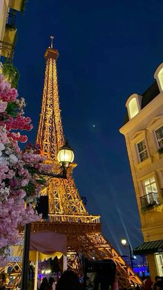 Night In Paris Invitations, Efile Tower Paris, Paris Effil Tower Pictures, Paris Astethic, Paris Iphone Wallpaper, Tour Eiffel Aesthetic, Paris Eiffel Tower Wallpaper, A Night In Paris Theme, Europe At Night