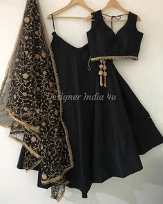 Black Lengha, Lengha Wedding, Asian Attire, Lengha Blouse Designs, Saree Heavy, Heavy Dupatta, Simple Lehenga, Black Lehenga