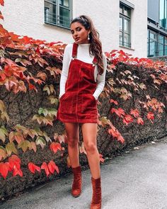 Red Overalls, Outfits Juvenil, Pullovers Outfit, Overalls Fashion, Pullover Outfit, Party Outfits, Pinterest Fashion, Red Outfit, Mode Inspo