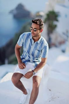 Goa Lookbook, What To Wear In Greece, Greece Vacation Outfit, Mens Vacation Outfits, Greece Travel Outfits, Hotel Lifestyle, Bae Style, Vacation Outfits Men