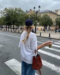 Hat And Braids Outfit, Cute Outfits With Hats, Minimal Fashion Style Woman, Double Braid, Hair Idea, Spring Fashion Casual, Effortless Outfit, Fall Winter Wardrobe, Girl Hair