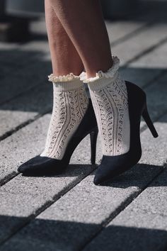 Heels With Socks Aesthetic, Socks In Heels, Frilly Socks And Heels, Ankle Socks And Heels, Heels With Socks Outfit, Heels With Socks, All Black Outfits For Women, Heels And Socks, Elle Shoes