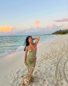 Island Gyal Outfits, Beach Vacation Outfits Aesthetic, Tropical Vacay Outfits, Green Beach Outfit, Cruise Fits, Miami Trip, Tomboy Femme, Cute Vacation Outfits, Beach Fit