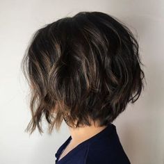 Brunette A Line Bob, Getextureerde Bob, Brunette Bob, Messy Bob Hairstyles, Thick Wavy Hair