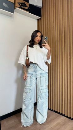 Cargo Jeans Outfit Aesthetic, Street Wear Outfit Ideas, Cargo Jeans Outfit, Outfits Con Jeans, Outfits Baggy, Elegante Casual, Looks Street Style