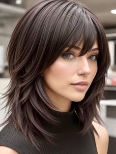 Medium Shaggy Hairstyles For Fine Hair, Hair Styles 2025, Side Swept Bangs Medium Hair With Layers, Retro Hair Styles, New Hair Ideas, Thick Hair Styles Medium, Medium Layered Hair