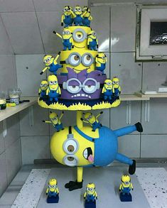 a cake made to look like minions from the movie despicables