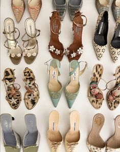 #vintage #heels #flowers #fame Pretty Heels, Funky Shoes, Fancy Shoes, Cute Heels, Girly Shoes, Shoe Inspo, Mini Short