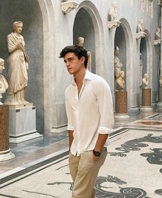 Old Money Aesthetic Boys, Xavier Serrano, Money Clothing, Money Clothes, Old Money Outfits, Aesthetic Outfits Men, Outfits Hombre