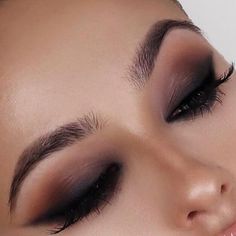 Black Eyes Makeup, Fire Eyeshadow, Trucco Smokey Eye, Smokey Liner, Black Smokey Eye Makeup, Black Eye Makeup, Dark Eye Makeup, Coffee Bar Ideas