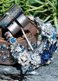 Vintage Western Belt & Buckle - Medium Cowgirl Belt Buckles, Belt Buckle Jewelry, Cowgirl Boutique, Cowgirl Belt, Western Bling, Cowgirl Belts, Cowgirl Accessories, Bling Jeans, Crystal Belt