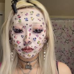 Pretty Clown Makeup, Pretty Clown, Unconventional Makeup, Artsy Makeup, Funky Makeup, Casual Makeup, Horror Makeup, Cool Makeup Looks