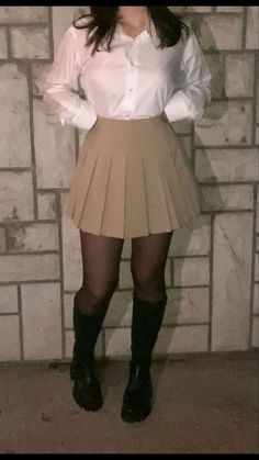 Tan Skirt White Top Outfit, Outfits With A Brown Skirt, Formal Beige Outfit, Tan Skirt Outfit Winter, Outfit With Beige Skirt, Outfits With Beige Skirt, Khaki Skirt School Uniform Outfit, Outfits With Khaki Skirt, Plade Skirt Outfit Fall