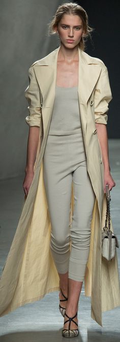 Bottega Veneta, Spring 2015 Ready-to-Wear. Modern Jumpsuit, Chique Outfit, Mode Tips, Neutral Outfits, Looks Style, Look Fashion, Passion For Fashion