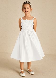 Your flower girl will look pretty like a princess in Midge, our floral tulle Ball-Gown dress. She features a lace bodice and straps adorned with 3D flowers. Simple Flower Girl Dresses, Satin Flower Girl Dresses, Tea Length Flower Girl Dress, Satin Flower Girl Dress, Ivory Flower Girl, Ivory Flower Girl Dresses, White Flower Girl Dresses, Tulle Ball Gown, Ivory Flowers