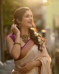 Blouse Styles Indian, Latest Skirt And Blouse Styles, Latest Skirt And Blouse, Latest Saree Trends, Skirt And Blouse Styles, Sleeveless Blouse Designs, Long Blouse Designs, Bridesmaid Saree