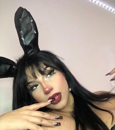 White Rabbit Makeup, Bunny Halloween Makeup, Girl Halloween Makeup, Bunny Makeup, Halloween Themed Gifts, Vampire Bride, Bunny Halloween Costume, Creepy Halloween Makeup, Couples Halloween Outfits