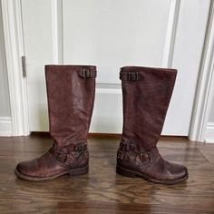 Frye Back Zipper Flat Riding Boot Never Worn Frye Womens Boots, Frye Boots Outfit, Flat Riding Boots, Brown Riding Boots, Frye Boots, Riding Boot, Frye Shoes, Flat Boots, Pretty Things