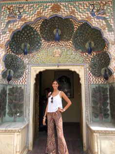 #inspiration #instagram #jaipur #ideas #outfit #travel #fashion Outfit For Jaipur Trip, Jaipur Aesthetic Outfits, Udaipur Fits, Jaipur Fits, Udaipur Outfit Ideas, Udaipur Trip Outfits, Jaipur Outfits Ideas, Jaipur Outfits, Jaipur Outfit