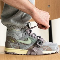 Nike Chunky Sneakers, Shoes Outfit Fashion, Trainers Fashion, Nike Air Force Ones, Wide Shoes