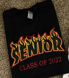 Seniors T Shirts Design Creative, Class Of 2027 Shirt Ideas Freshman, Senior Design Shirts, Senior Hoodies Design Ideas Creative, Seniors T Shirts Design, Class Of 2022 Shirt Ideas, Senior Tshirt 2024 Ideas, Senior Shirt Designs, Senior Sweaters