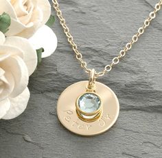 Mother Birthstone Necklace, Metal Stamped Jewelry Ideas, Stamped Jewelry Ideas, Jewelry Accessories Necklaces, Initial Birthstone Necklace, Birthstone Necklace Mothers, Jewelry Booth, Personalized Gold Necklace, Mommy Necklace