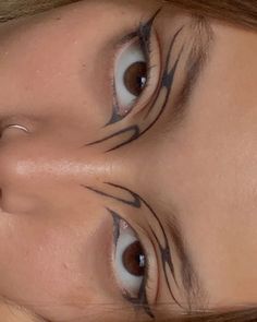 Eyeliner Grafico, Going Out Makeup, Graphic Liner, Eye Art, Creative Makeup, Makeup Inspo, Maquillaje De Ojos, Matrix, Eyeliner