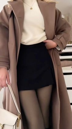 Classy Outfits Aesthetic, Manifest Clothes, Old Money Elegant, Old Money Fits, Recreating Outfits, Elegant Fits, Sinful Clothing, Elegante Outfits, Vanilla Aesthetic