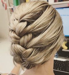 Blonde Braided Updo Ways To Style Wet Hair, Style Wet Hair, Morning Hairstyles, Braids Art, Wet Hairstyles, Stylish Braids, Bleached Hair Repair, Character Appearance, Braids For Men