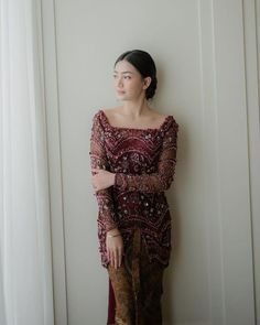 Bagus saat difoto Model Blouse Batik, Eid Outfits Ideas