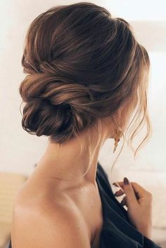 Sanggul Modern, Bridemaids Hairstyles, Wedding Hairstyles Bridesmaid, Low Bun Hairstyles, Simple Wedding Hairstyles, Summer 2025