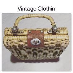 Vintage Clothing Store, Wicker Purse, Childhood Memories 70s, Bags Vintage, Vintage Memory, Clothing Vintage, Grandmas House