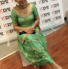 Pinterest: @pkaursekhon Suit Wedding Dress, Punjabi Suits Patiala, Patiala Salwar Suits, Patiyala Suit, Trendy Suits