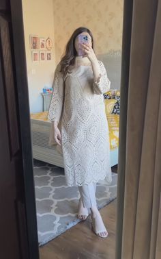 Pakistani Designer Kurti, Chikankari Pakistani Suit, Women Pakistani Dress, Dress Pakistani Style Simple, Cotton Kameez Designs, Chicken Kari Suits Pakistani, Pakistani Chikankari Suits, Chicken Kari Suits Design, Fancy Dress Designs Pakistani