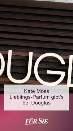 Model und Unternehmerin Kate Moss liebt bereits seit vielen Jahren ein super erschwingliches Parfum. Easy Yoga, Kate Moss, Models